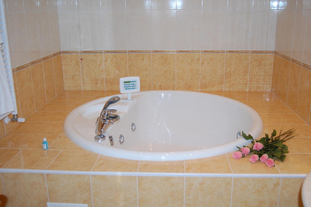 Hotel Motel Gold Calcinate Rum bild