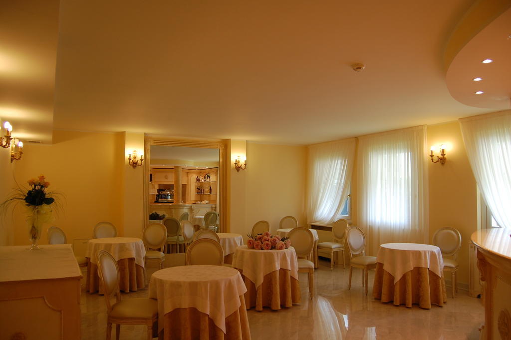 Hotel Motel Gold Calcinate Exteriör bild