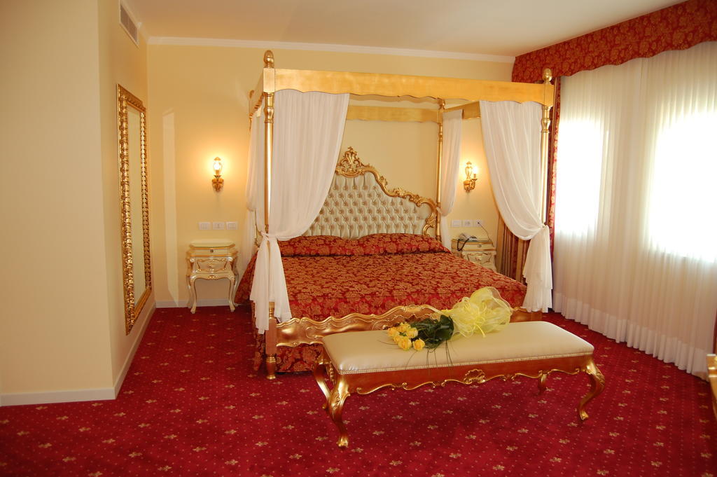 Hotel Motel Gold Calcinate Rum bild